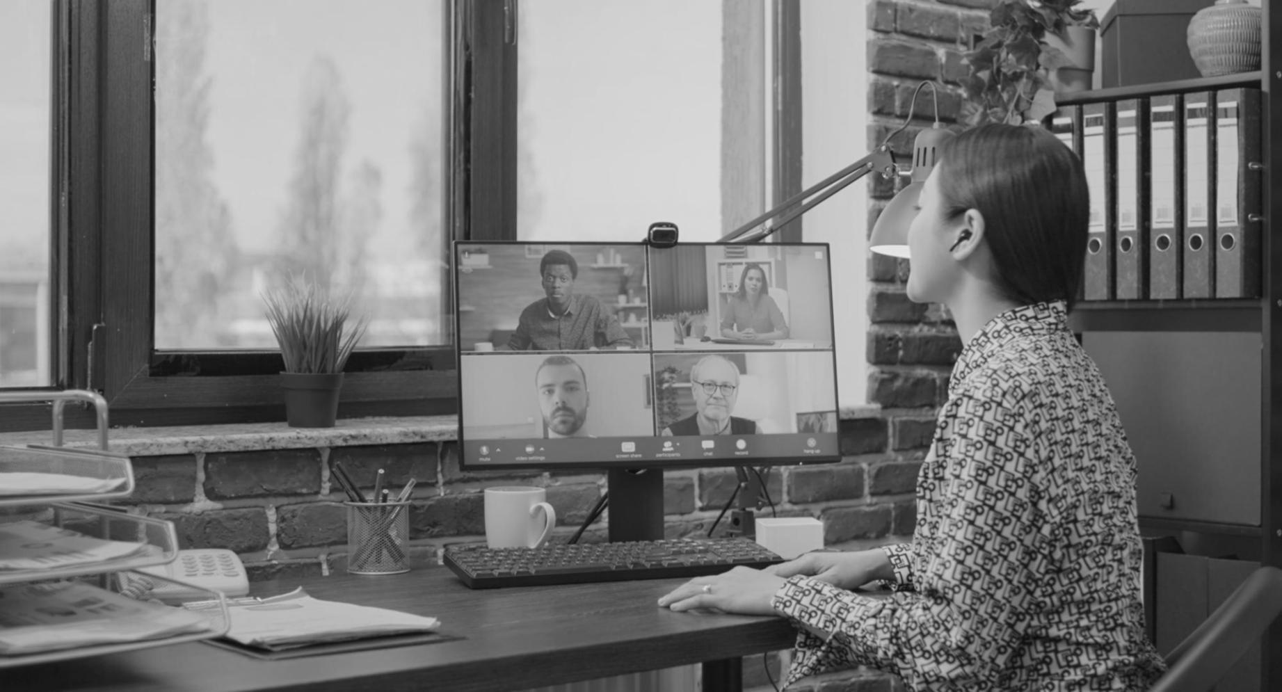 Finanzanalyse am Computer mit Diagrammen und Berechnungen